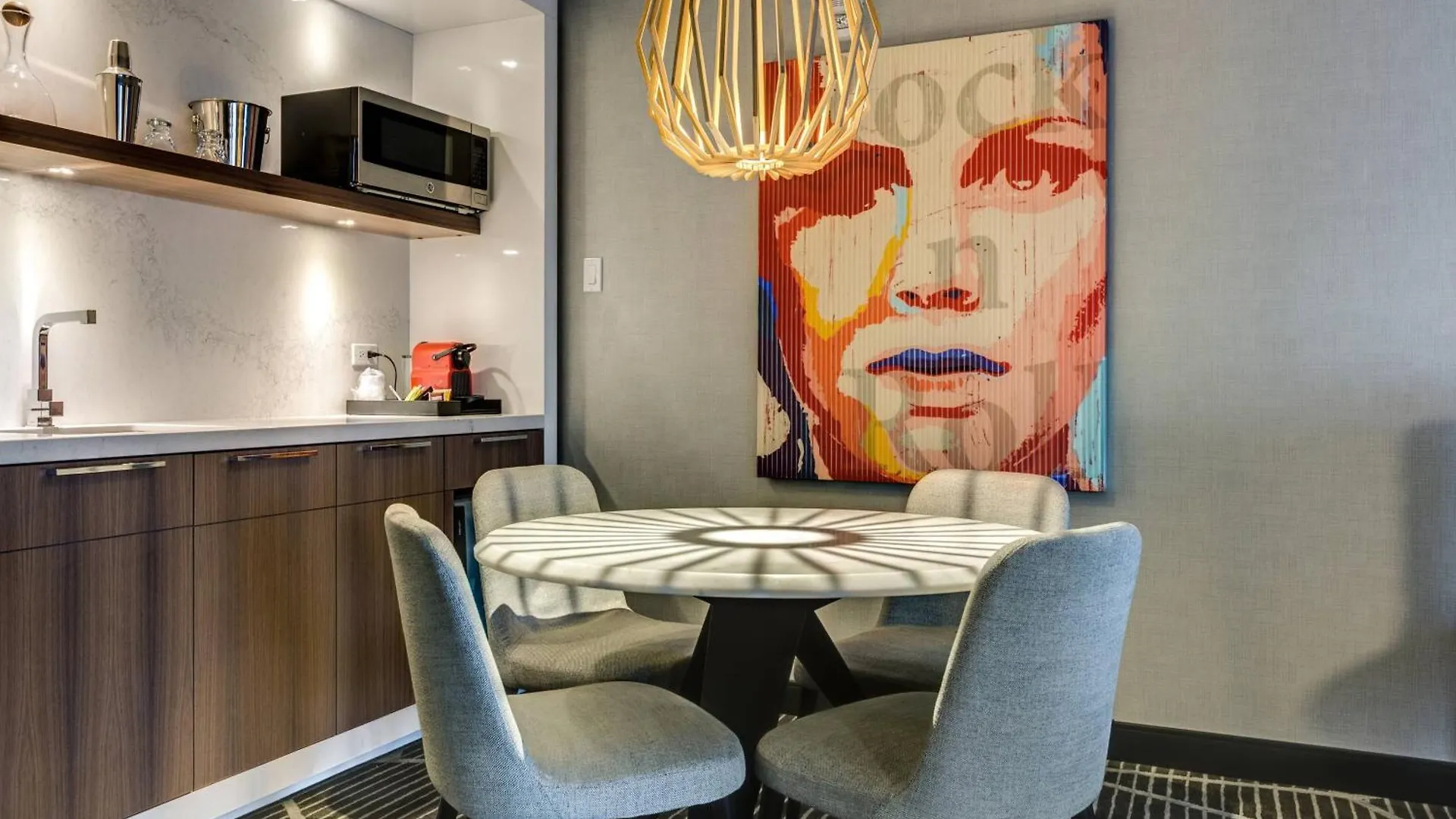 Renaissance Montreal Downtown Hotel