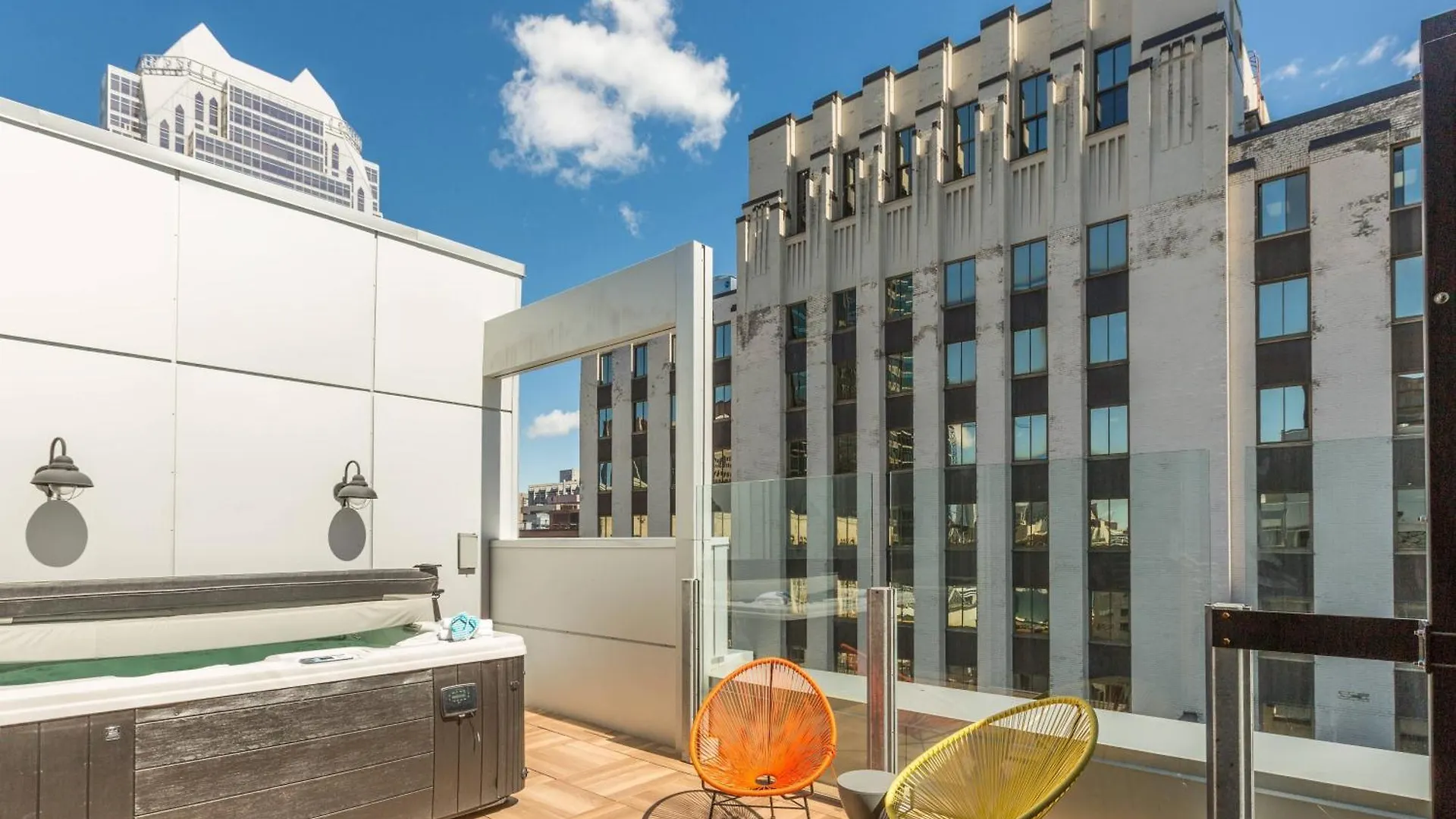 Renaissance Montreal Downtown Hotel 4*,
