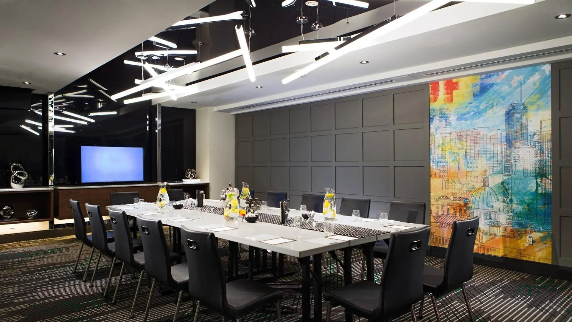 Renaissance Montreal Downtown Hotel